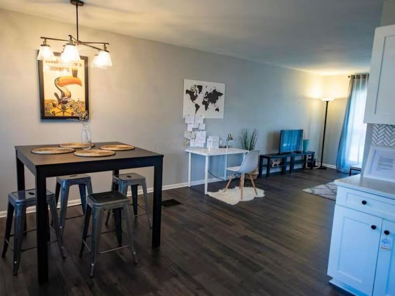 221 Lincolnshire Road, Columbus, OH 43230 Photo 4