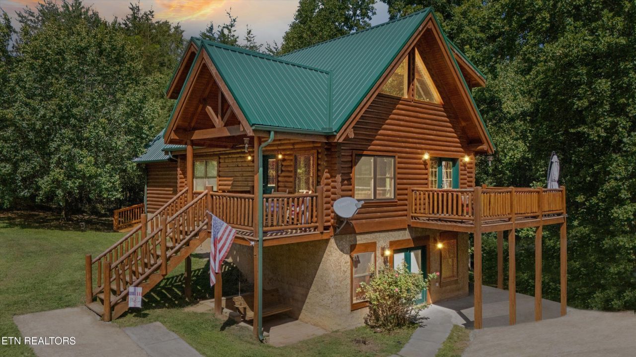 274 Burning Oaks Drive, Sevierville, TN 37876 Main Photo