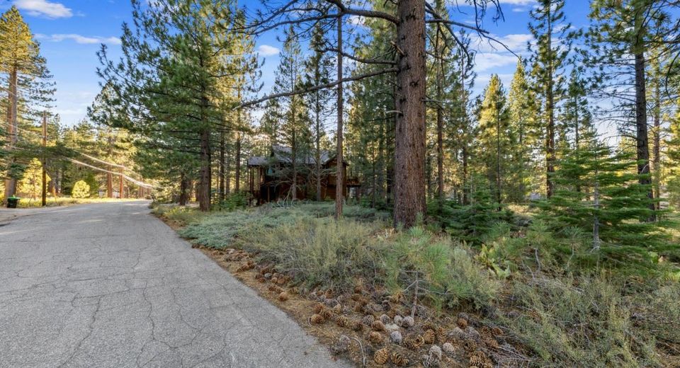 715 Shoshone Street, South Lake Tahoe, CA 96150 Photo