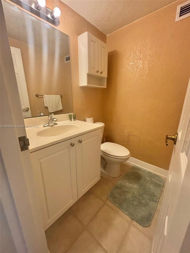 2501 S Ocean Dr, Unit 433, Hollywood, FL 33019 Photo