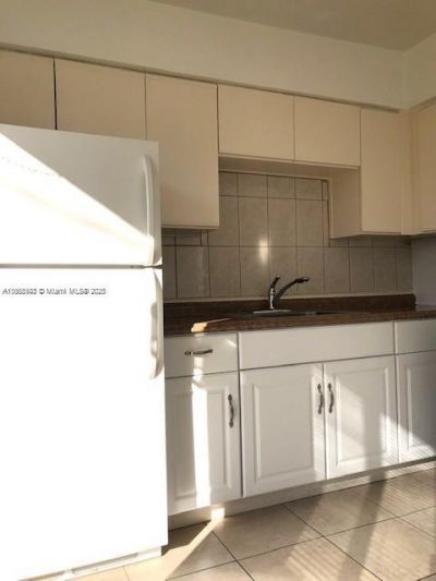 310 SW 10th Ter, Hallandale Beach, FL 33009 Photo