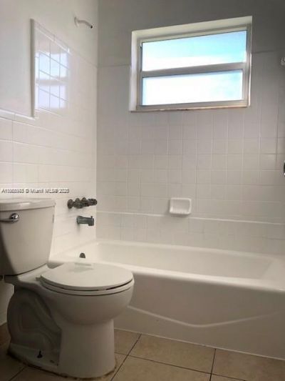 310 SW 10th Ter, Hallandale Beach, FL 33009 Photo