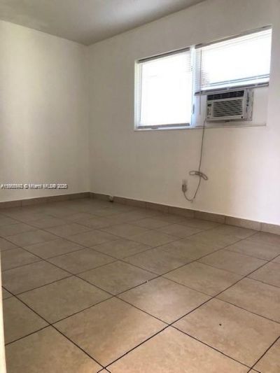 310 SW 10th Ter, Hallandale Beach, FL 33009 Photo