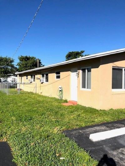 310 SW 10th Ter, Hallandale Beach, FL 33009 Photo