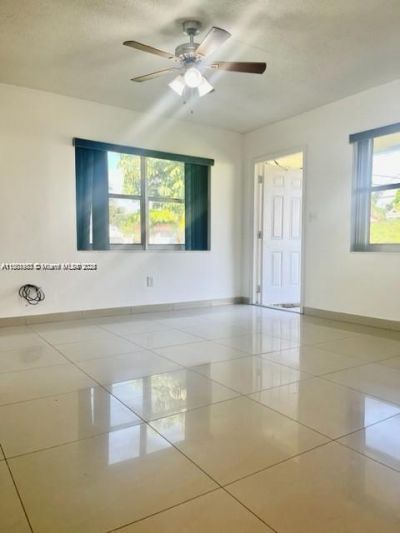310 SW 10th Ter, Hallandale Beach, FL 33009 Photo