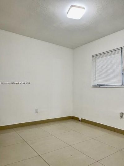 310 SW 10th Ter, Hallandale Beach, FL 33009 Photo