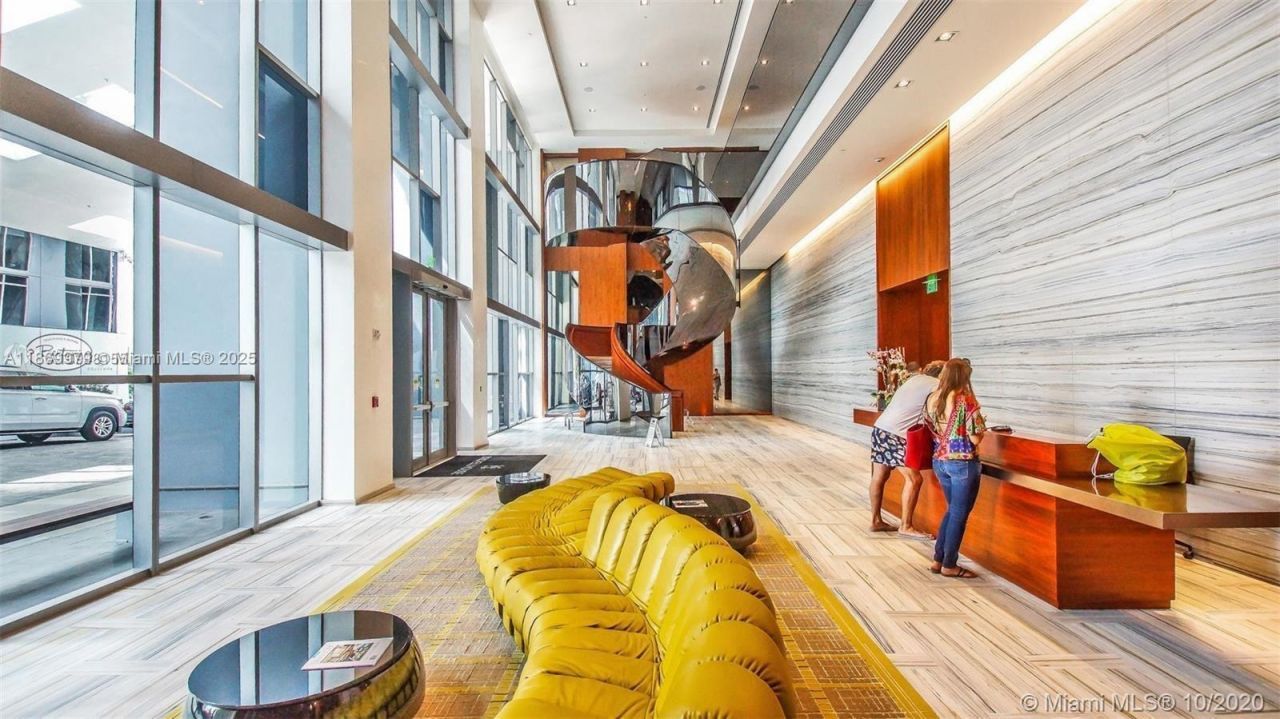 1300 Brickell Bay Dr, Unit 3007, Miami, FL 33131 Photo