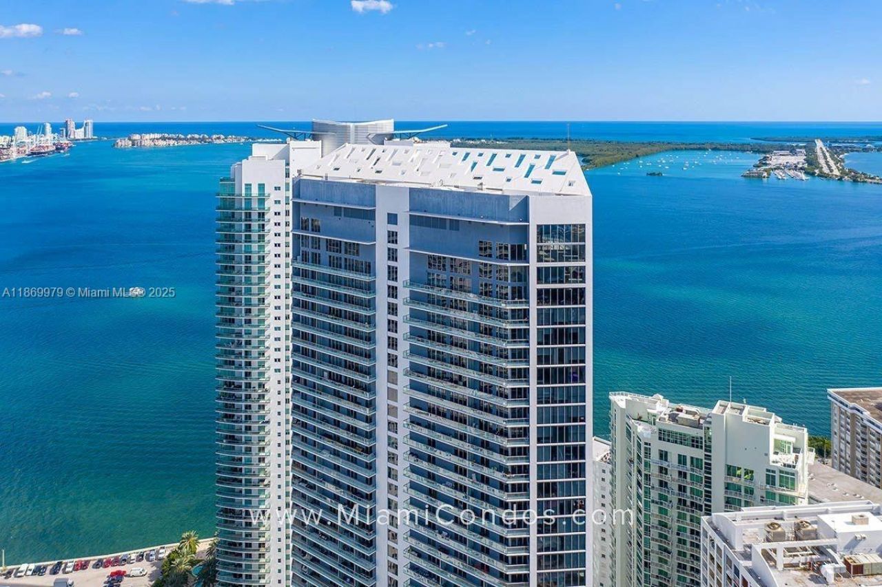 1300 Brickell Bay Dr, Unit 3007, Miami, FL 33131 Photo