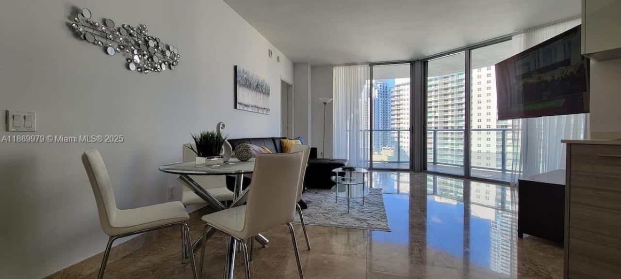 1300 Brickell Bay Dr, Unit 3007, Miami, FL 33131 Photo