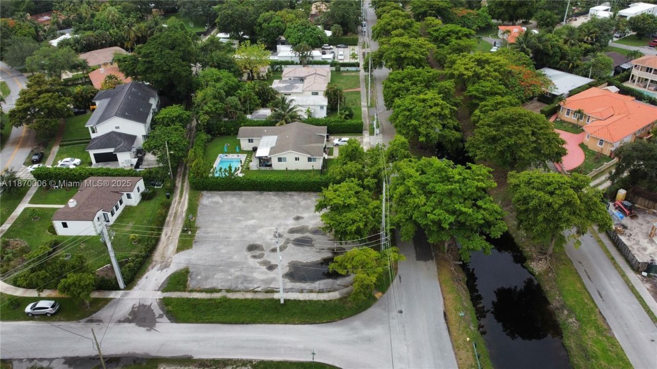 425 Esplanade Dr, Miami Springs, FL 33166 Photo