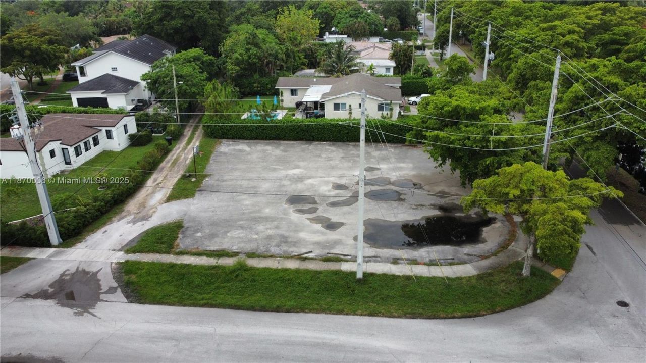 425 Esplanade Dr, Miami Springs, FL 33166 Photo