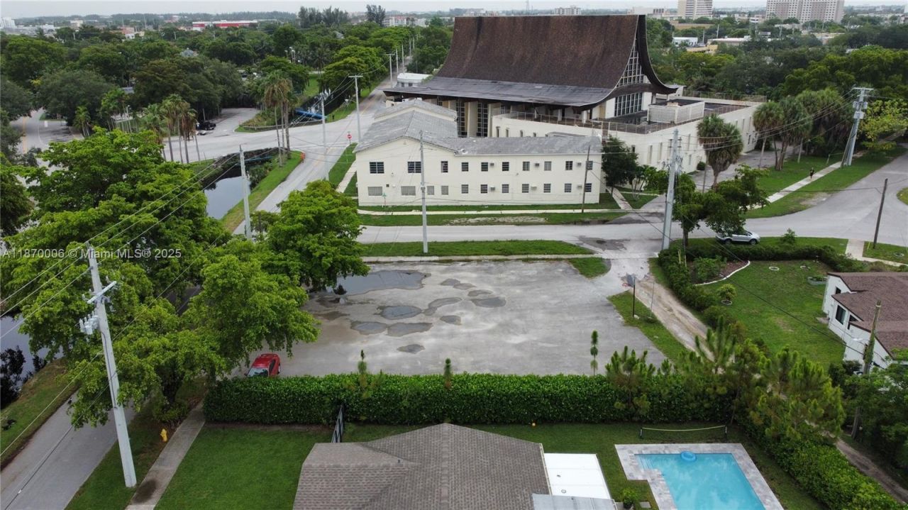 425 Esplanade Dr, Miami Springs, FL 33166 Photo