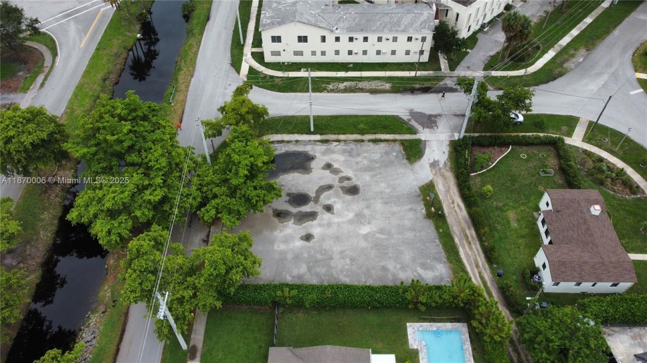 425 Esplanade Dr, Miami Springs, FL 33166 Photo