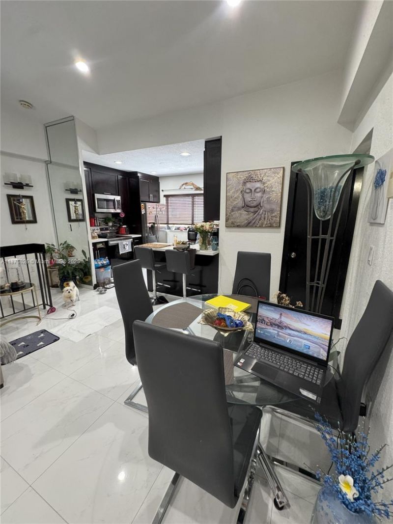 6411 W 27th Way, Unit 201, Hialeah, FL 33016 Photo