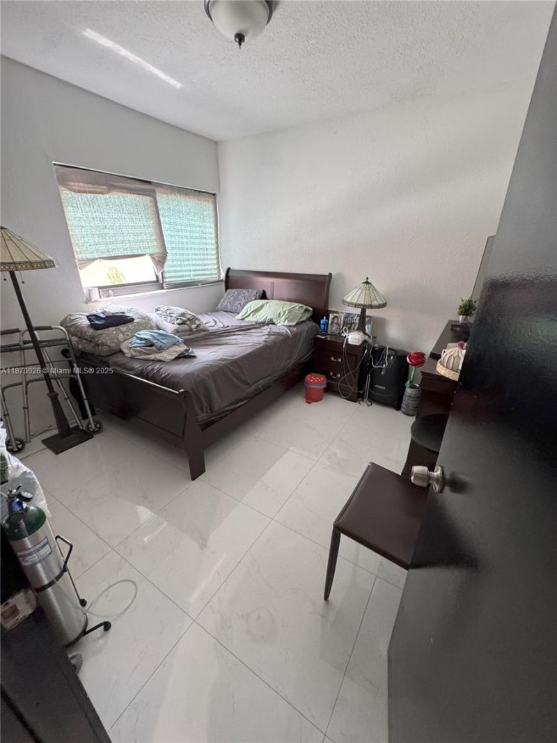 6411 W 27th Way, Unit 201, Hialeah, FL 33016 Photo