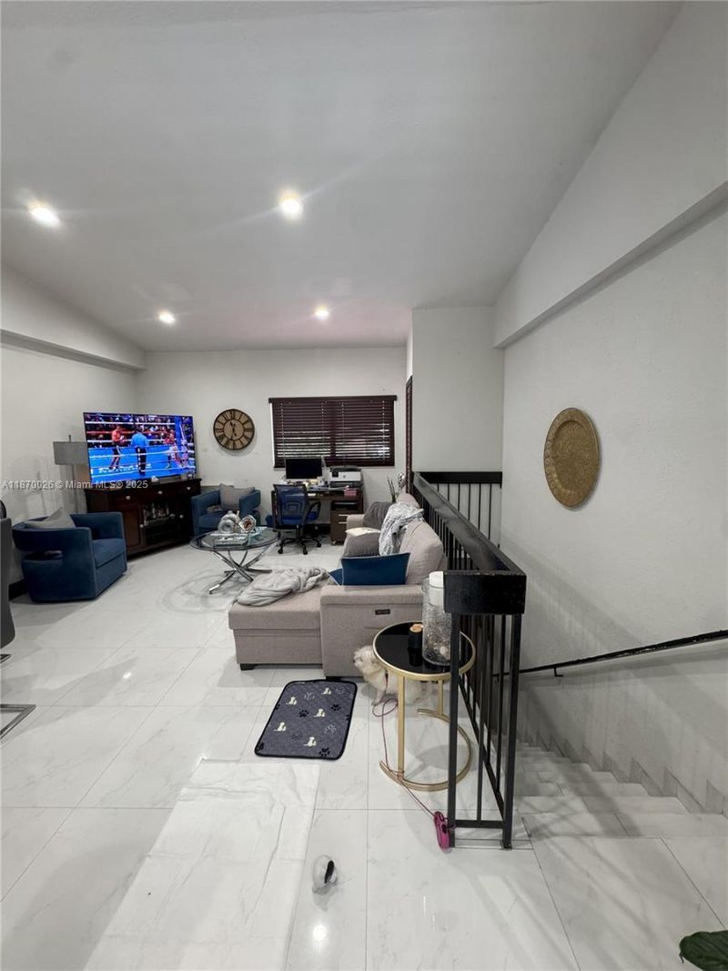 6411 W 27th Way, Unit 201, Hialeah, FL 33016 Photo