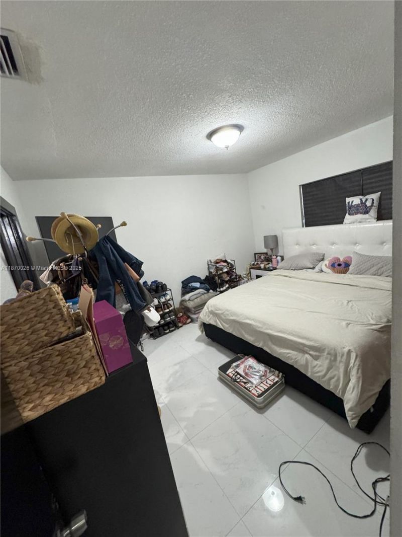 6411 W 27th Way, Unit 201, Hialeah, FL 33016 Photo