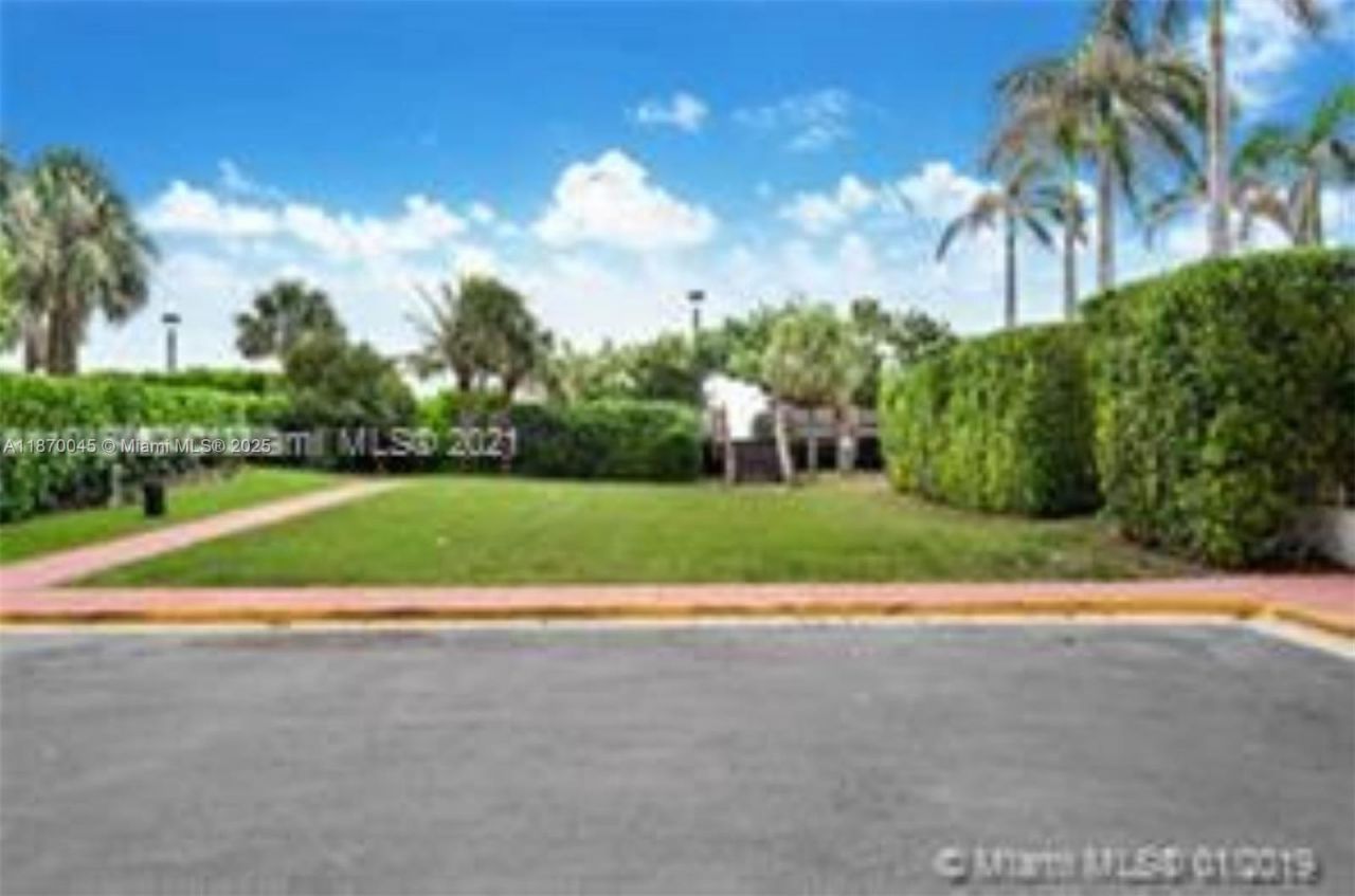 3710 Collins Ave, Unit N-103, Miami Beach, FL 33140 Photo