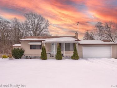 9975 TUSCOLA Road, Arbela Twp, MI 48420