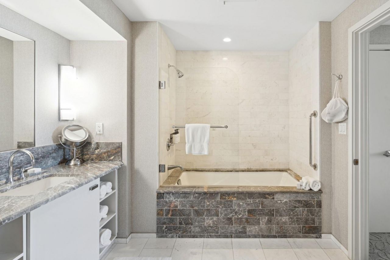 551 N Fort Lauderdale Beach Boulevard, Unit R1902, Fort Lauderdale, FL 33304 Photo