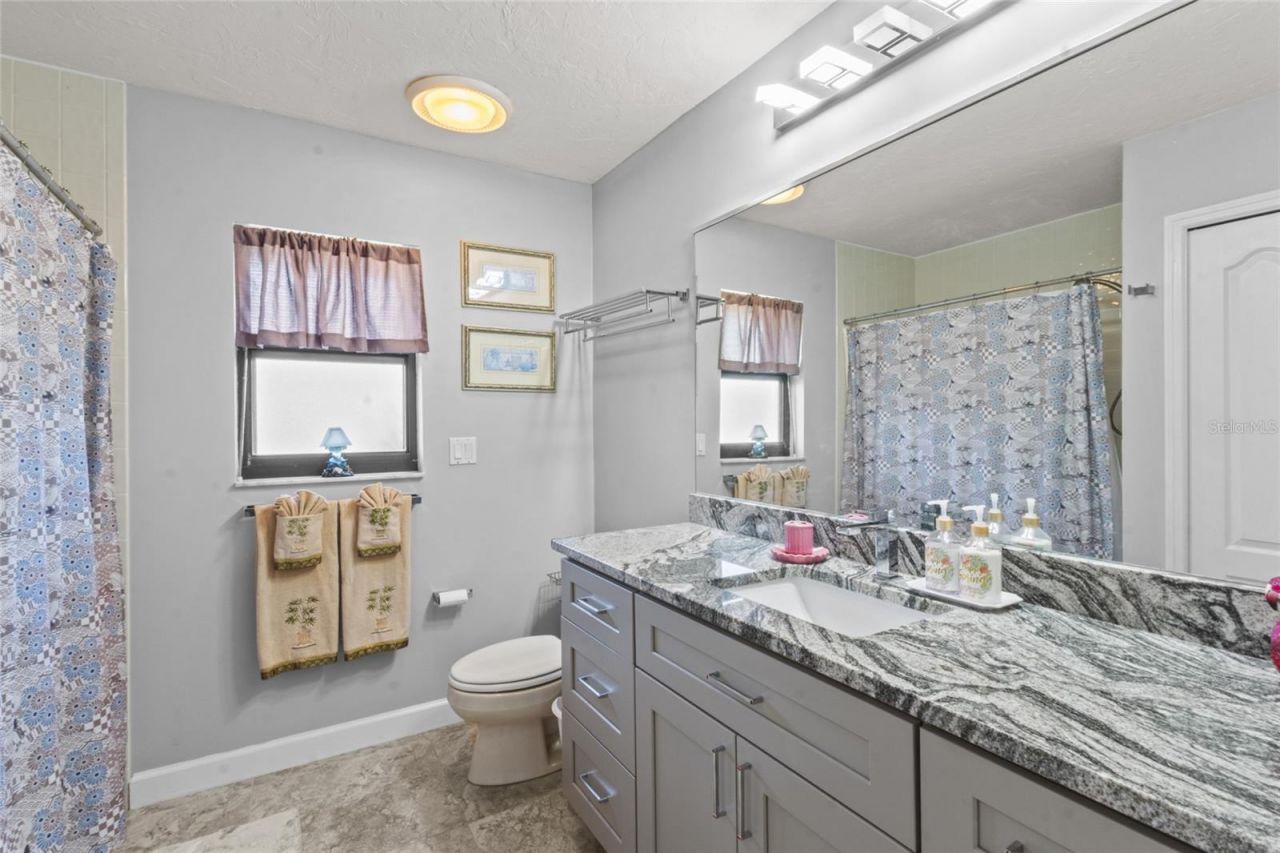 4219 Presidential Avenue Circle E, Bradenton, FL 34203 Photo