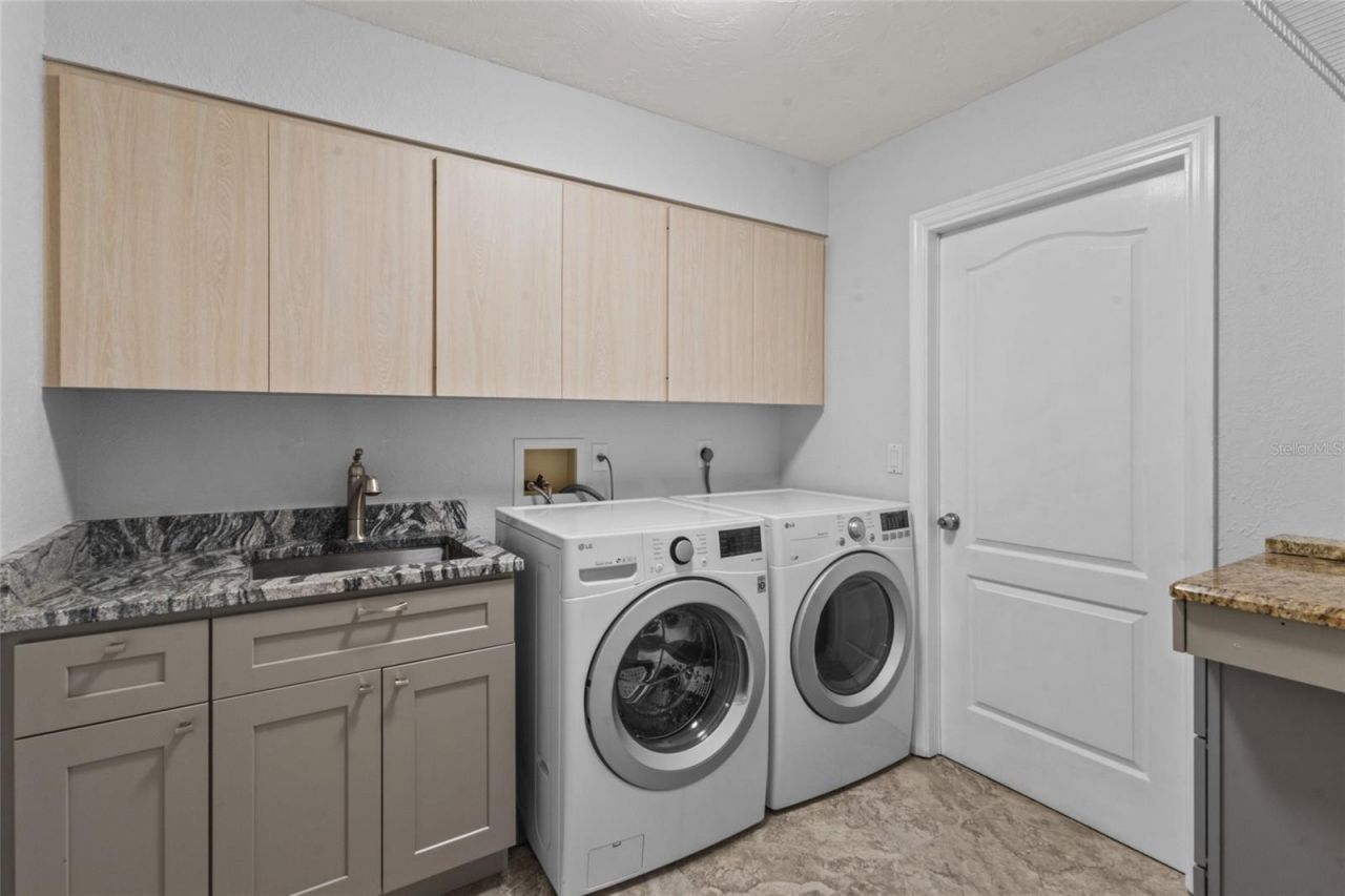 4219 Presidential Avenue Circle E, Bradenton, FL 34203 Photo