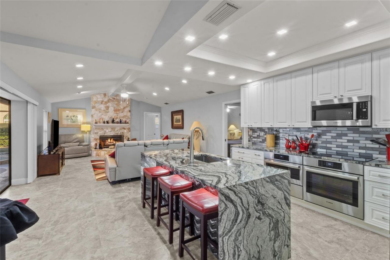 4219 Presidential Avenue Circle E, Bradenton, FL 34203 Photo