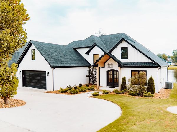 7702 S Shoreline Boulevard, Benton, AR 72019