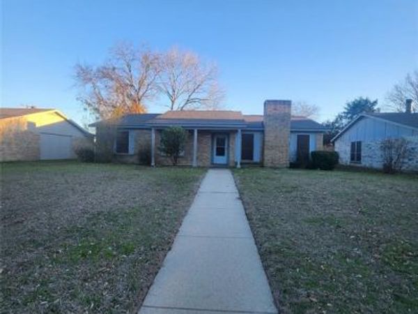 1310 Oakbluff Drive, Lancaster, TX 75146