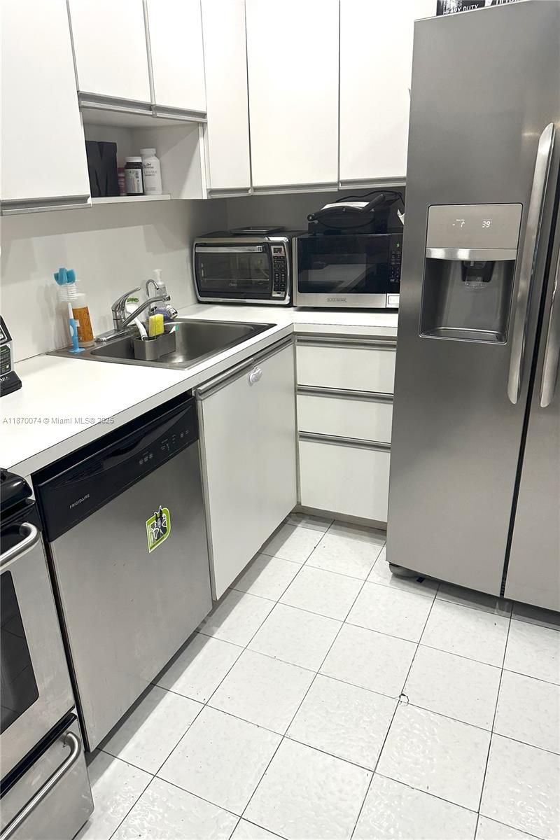 20335 W Country Club Dr, Unit 2502, Aventura, FL 33180 Photo