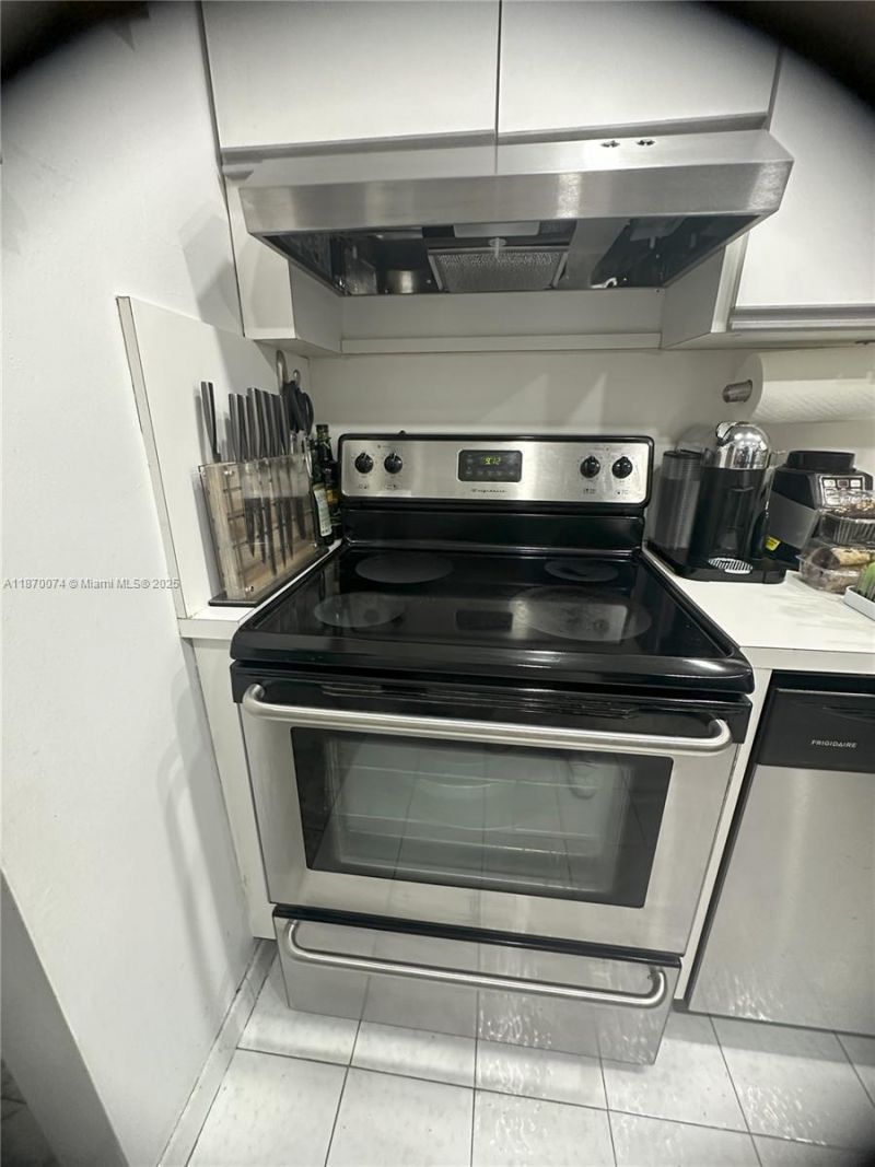 20335 W Country Club Dr, Unit 2502, Aventura, FL 33180 Photo