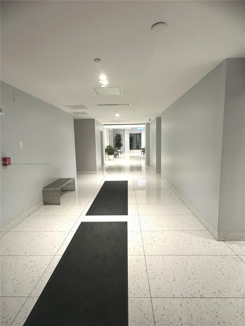 20335 W Country Club Dr, Unit 2502, Aventura, FL 33180 Photo