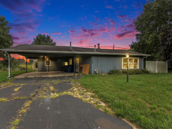 5544 Wendzel Drive, Coloma, MI 49038