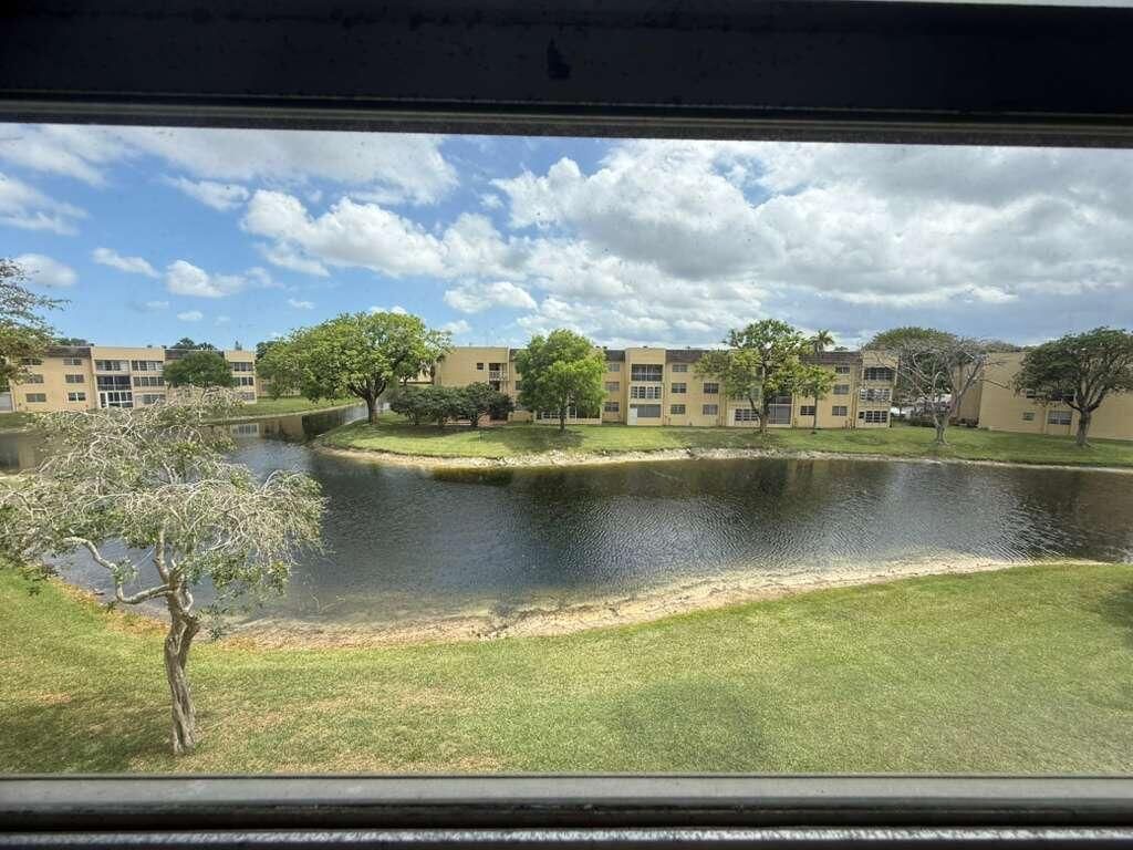 6300 NW 62nd Street, Unit 303, Fort Lauderdale, FL 33319 Photo