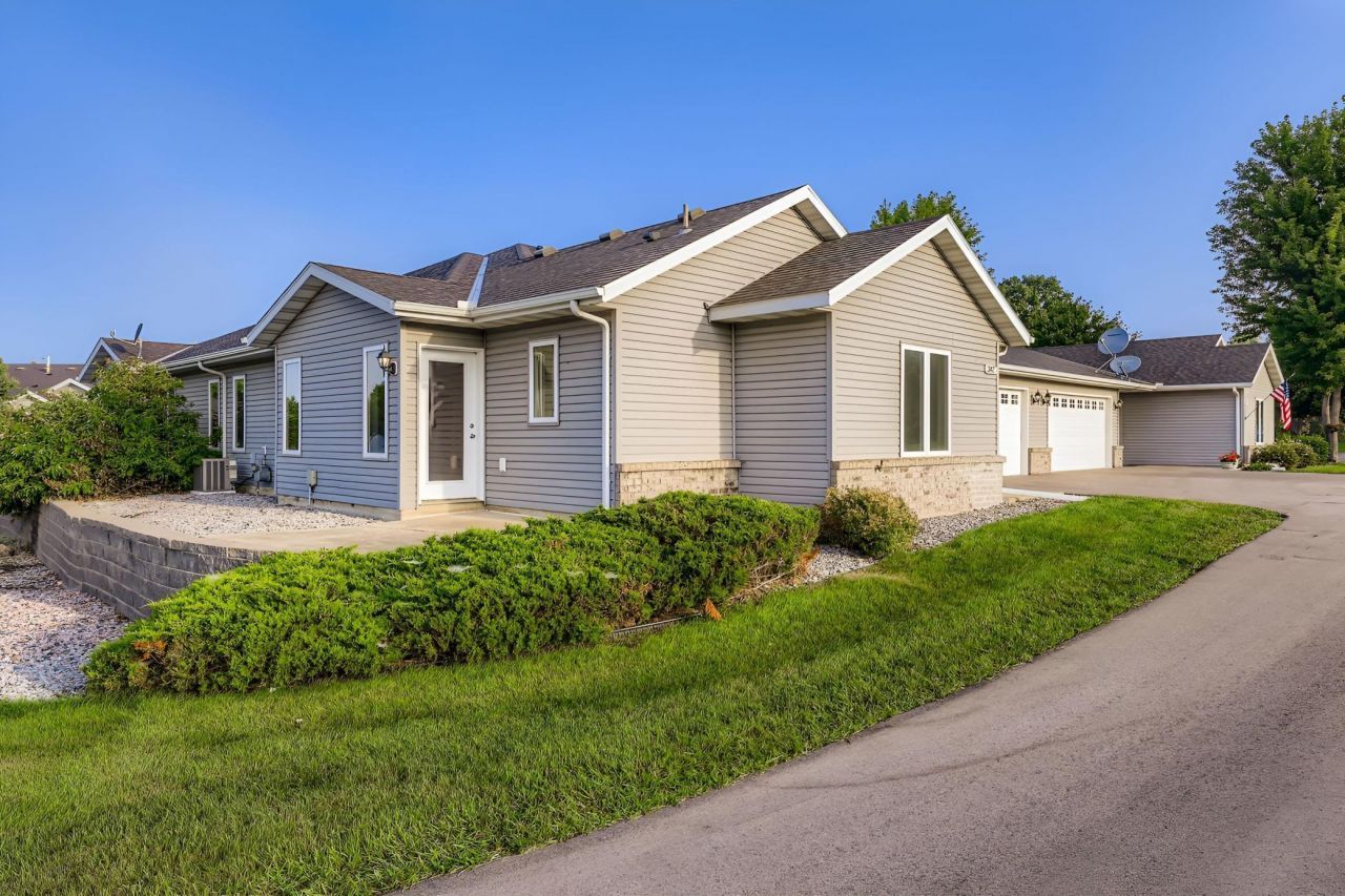 342 Sunfish Lane, Winsted, MN 55395 Main Photo