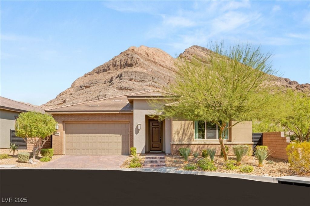 10890 Red Yucca Drive, Las Vegas, NV 89138 Main Photo