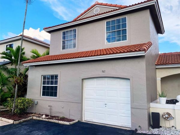965 SW 180th Ter, Pembroke Pines, FL 33029