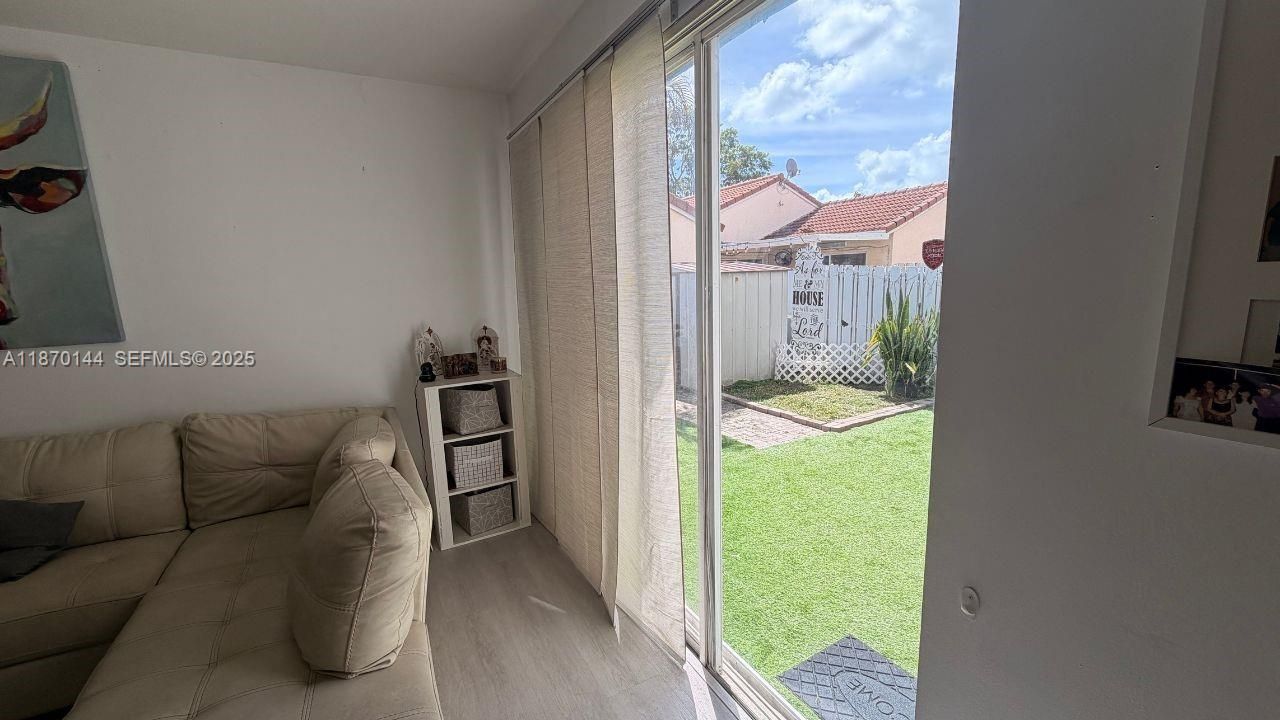 965 SW 180th Ter, Pembroke Pines, FL 33029 Photo