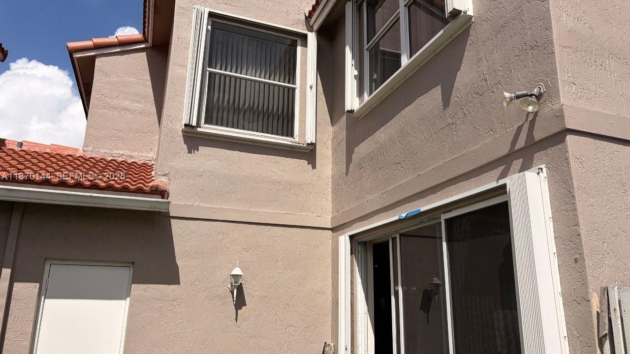 965 SW 180th Ter, Pembroke Pines, FL 33029 Photo