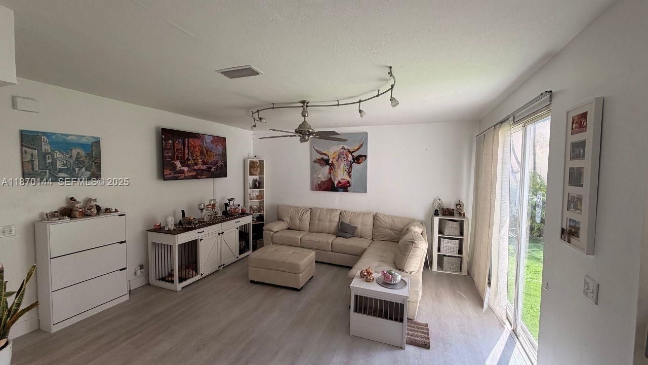 965 SW 180th Ter, Pembroke Pines, FL 33029 Photo