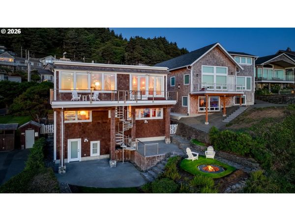 1880 PACIFIC ST, Cannon Beach, OR 97110