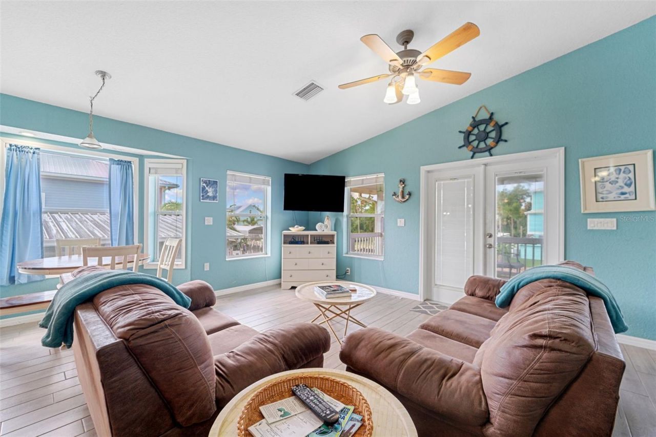 2730 N Comanche Point, Crystal River, FL 34429 Photo