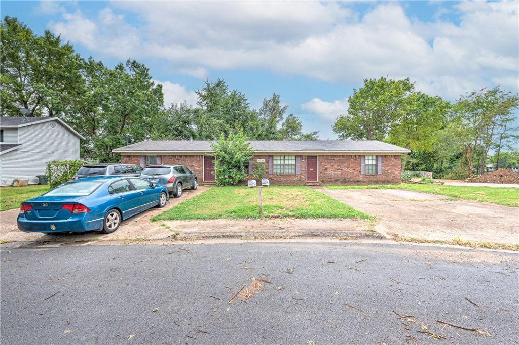 101 & 103 E Adobe Street, Fayetteville, AR 72703 Main Photo