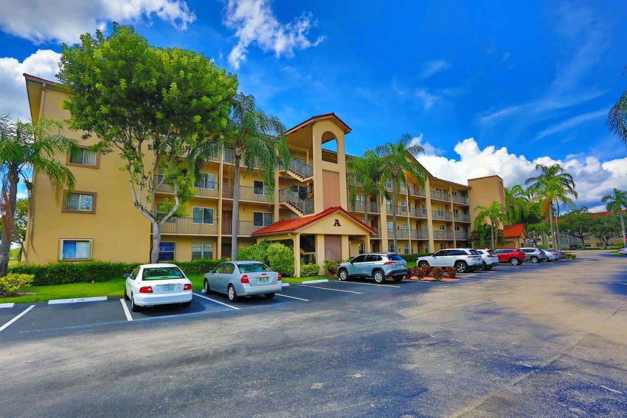 13001 SW 11th Court, Unit 307, Hollywood, FL 33027 Photo