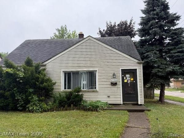 17304 Lincoln Avenue, Eastpointe, MI 48021