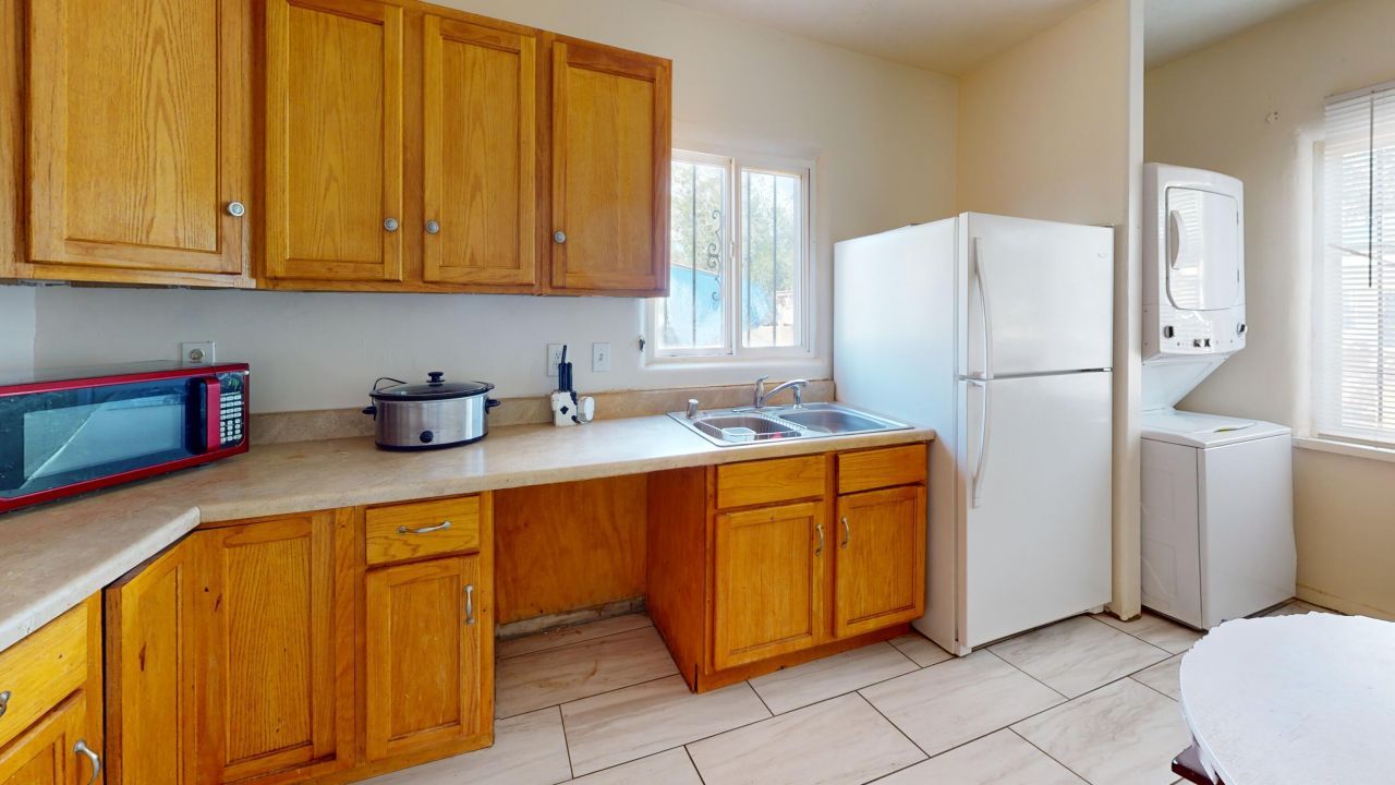 330 Charleston Street Ne, Albuquerque, NM 87108 Main Photo