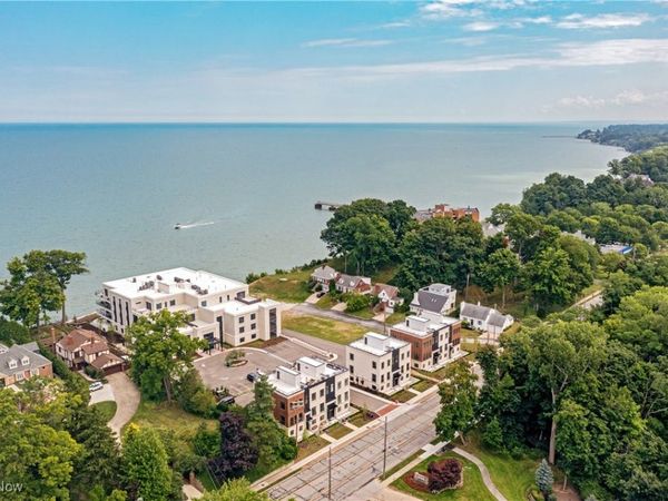 22700 Lake Road, Unit 102, Rocky River, OH 44116