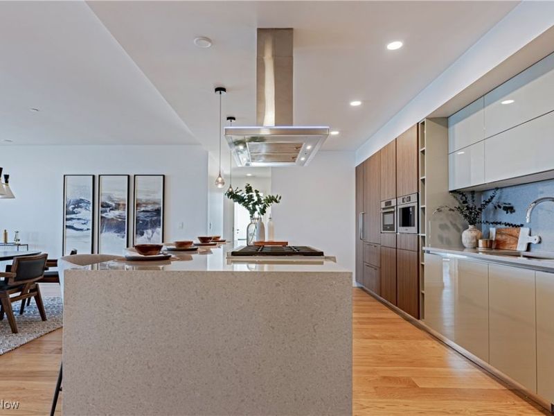 22700 Lake Road, Unit 102, Rocky River, OH 44116 Photo 3