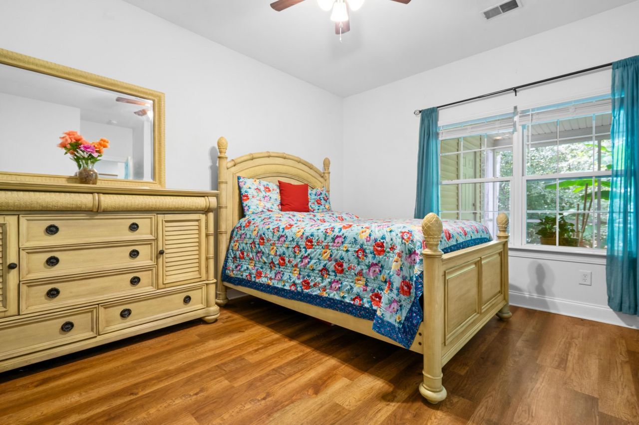 117 Steeple Point Court Photo 6