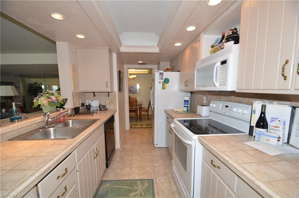 10951 Gulfshore Dr, Unit 504, Naples, FL 34108 Photo
